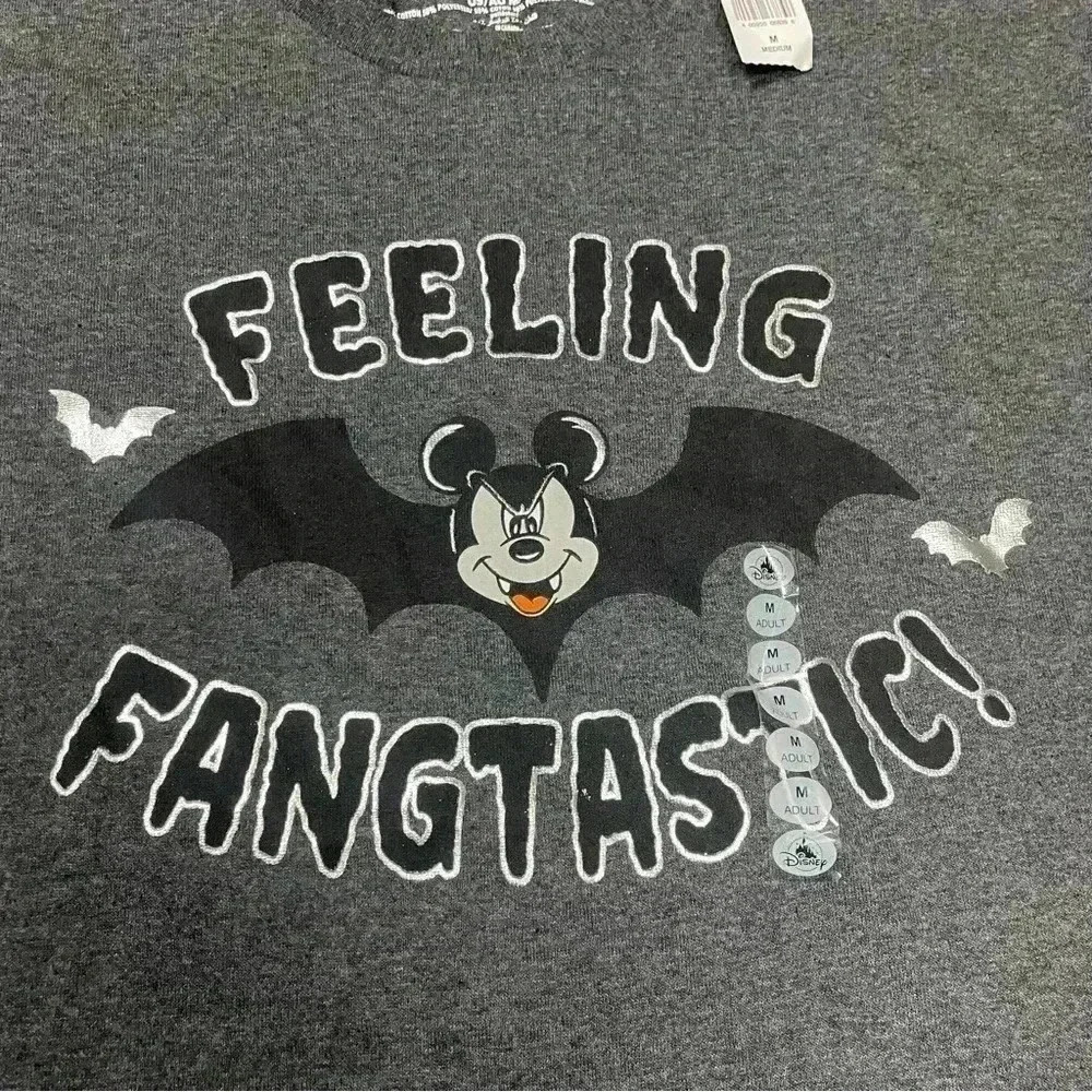 Mickey Mouse Feeling fangtastic Disney Halloween tshirt size medium NEW spooky - Picture 2 of 6